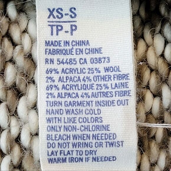 American Eagle Outfitters Tan Aztec Tribal Dolman Sleeve Chunky Cardigan Size XS - Picture 7 of 7